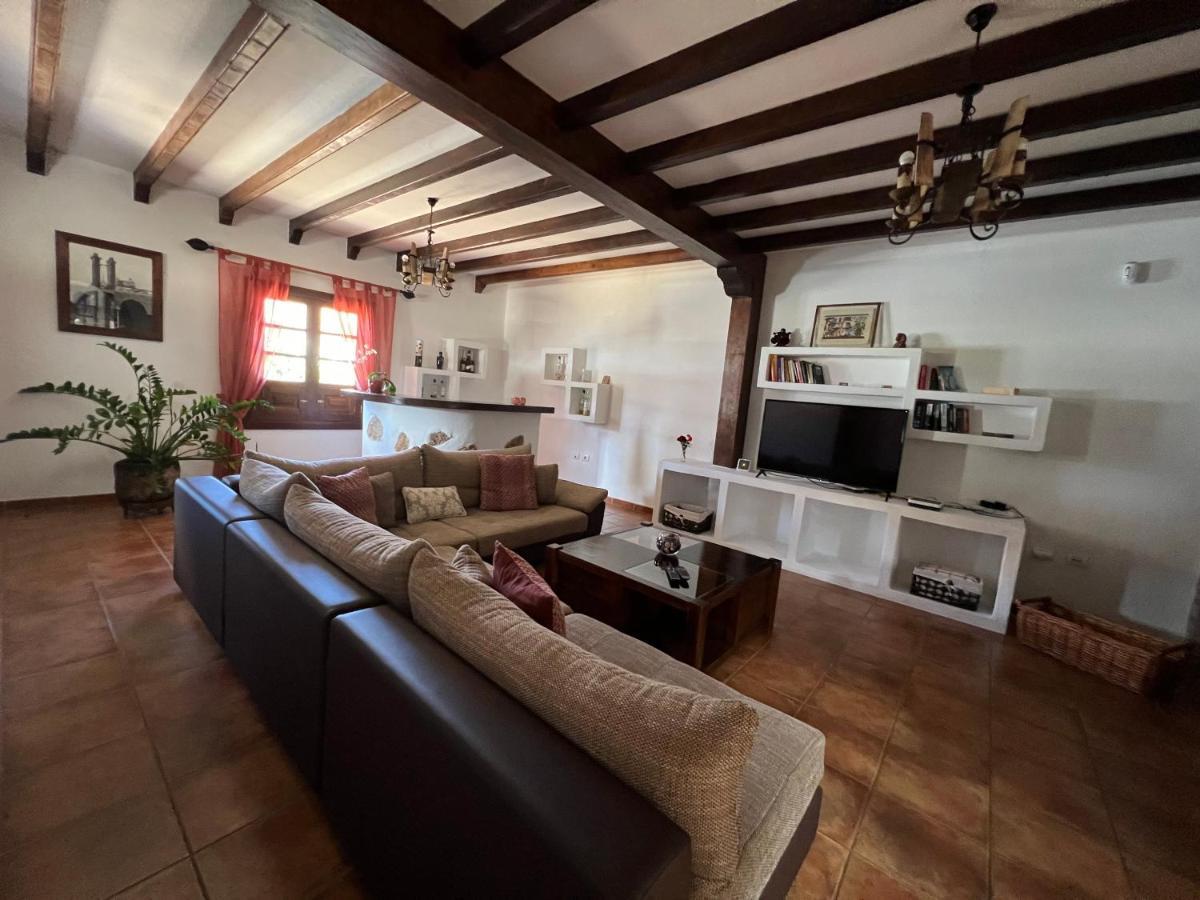 Villa Eva Тинахо Экстерьер фото